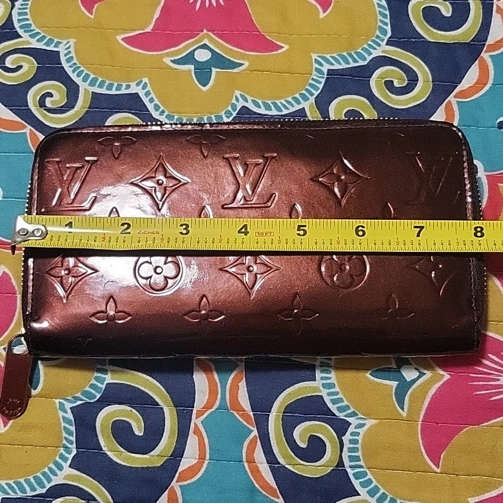 Louis Vuitton LV Vernis Amarante Zip Wallet - Picture 17 of 17